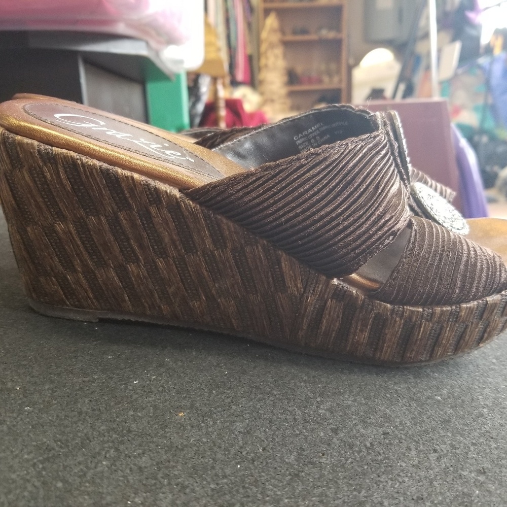 Grazie wedges.  Caramel